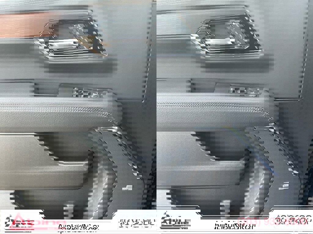 Used 2025 GMC Yukon XL Denali image 19