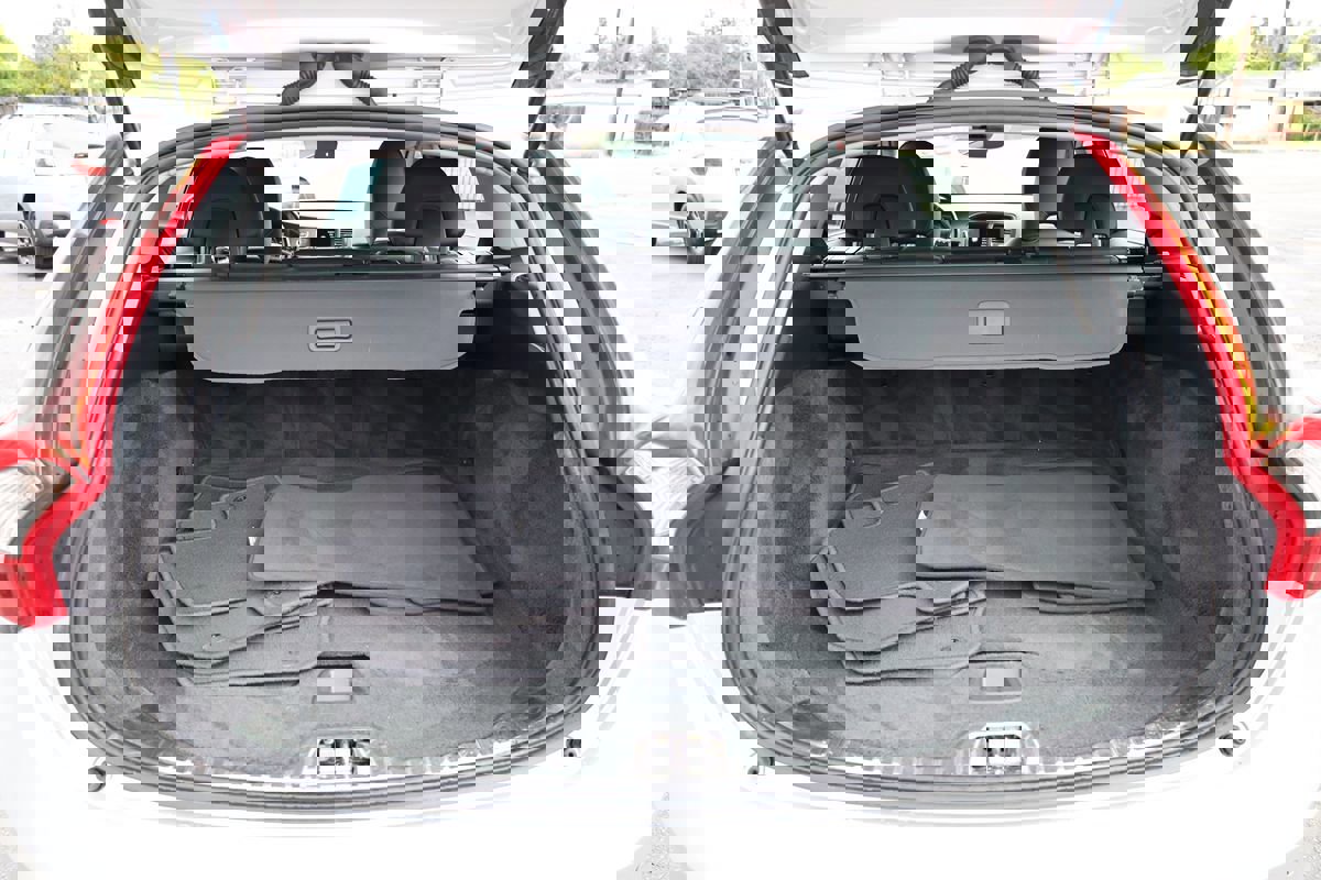 Used 2015 Volvo V60 T5 Premier FWD image 16