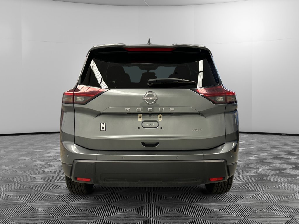 Used 2025 Nissan Rogue SV AWD/4WD image 4