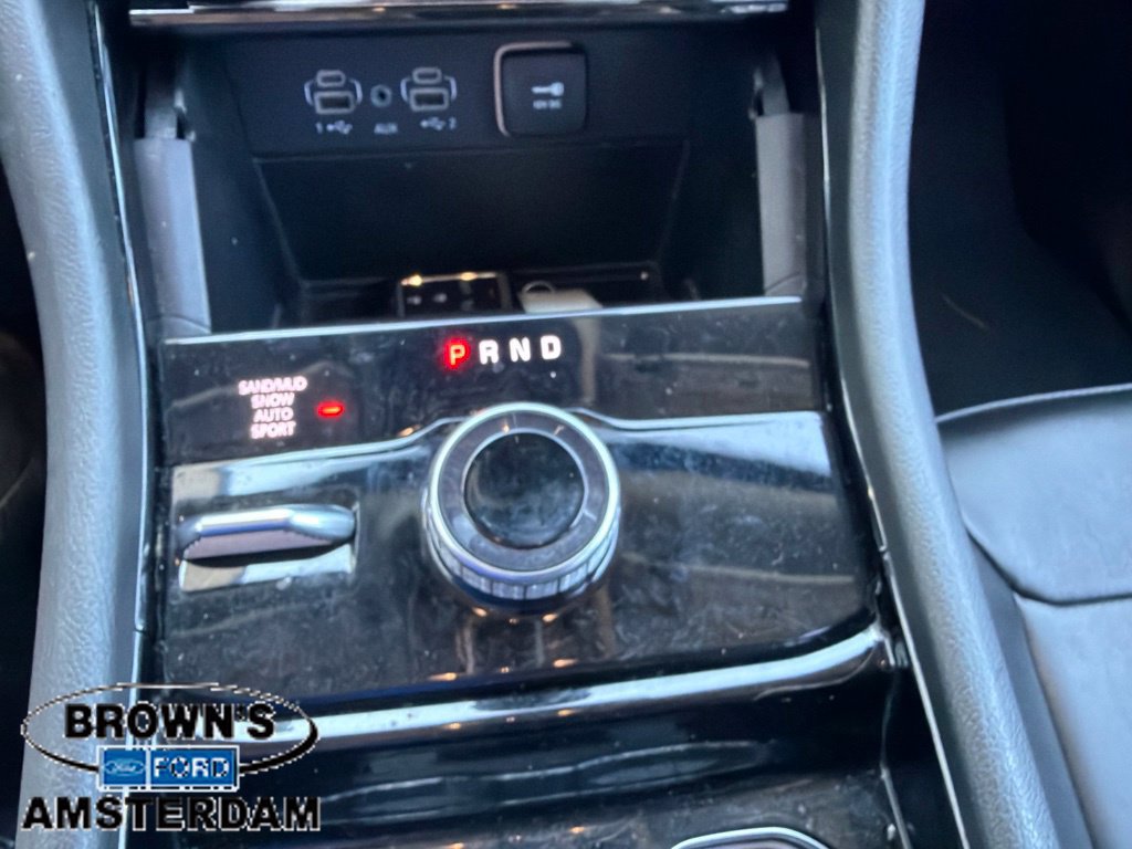 Used 2023 Jeep Grand Cherokee L Limited AWD/4WD image 16