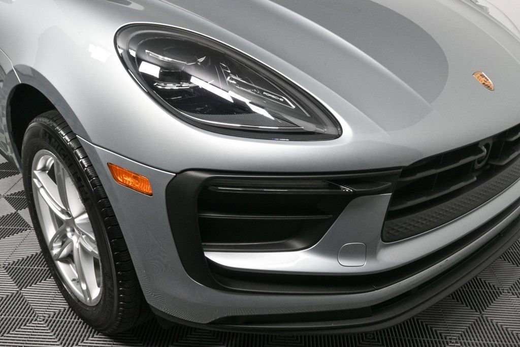 Certified 2025 Porsche Macan image 37