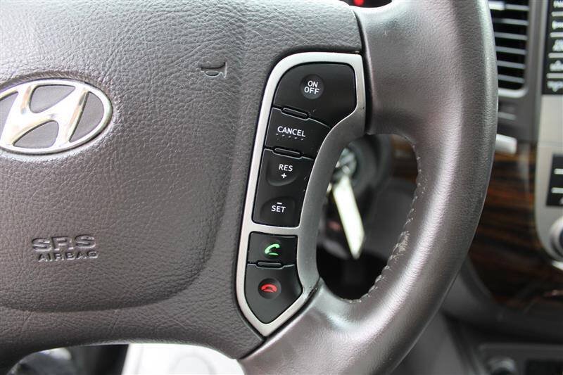 Used 2012 Hyundai Santa Fe Limited w/ Navigation Pkg 4 FWD image 16