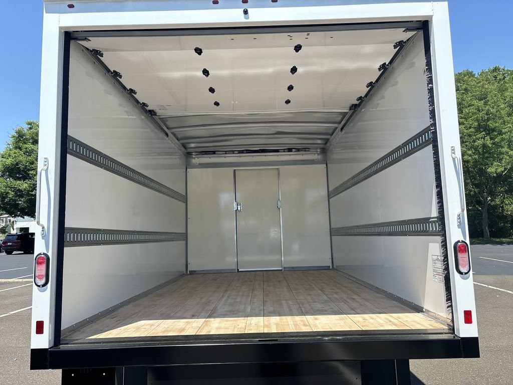 New 2025 Ford E-450 and Econoline 450 Super Duty w/ Power Equipment Group image 10