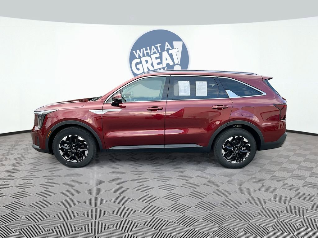 Certified 2025 Kia Sorento S w/ Panoramic Sunroof Package image 9