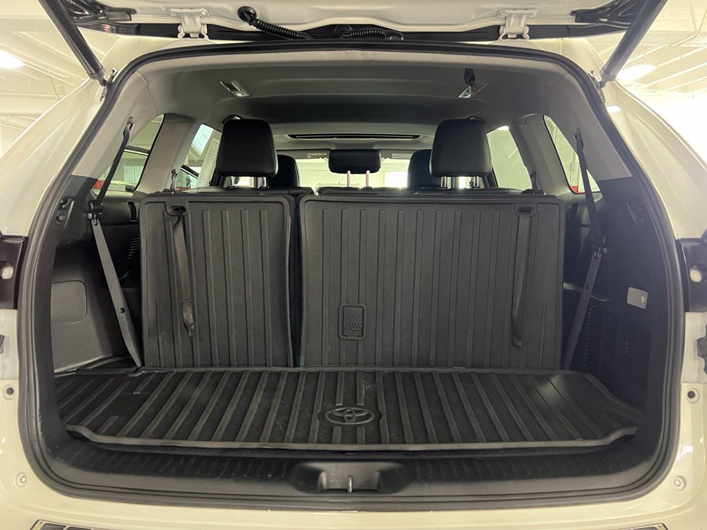 Certified 2017 Toyota Highlander XLE AWD/4WD image 42