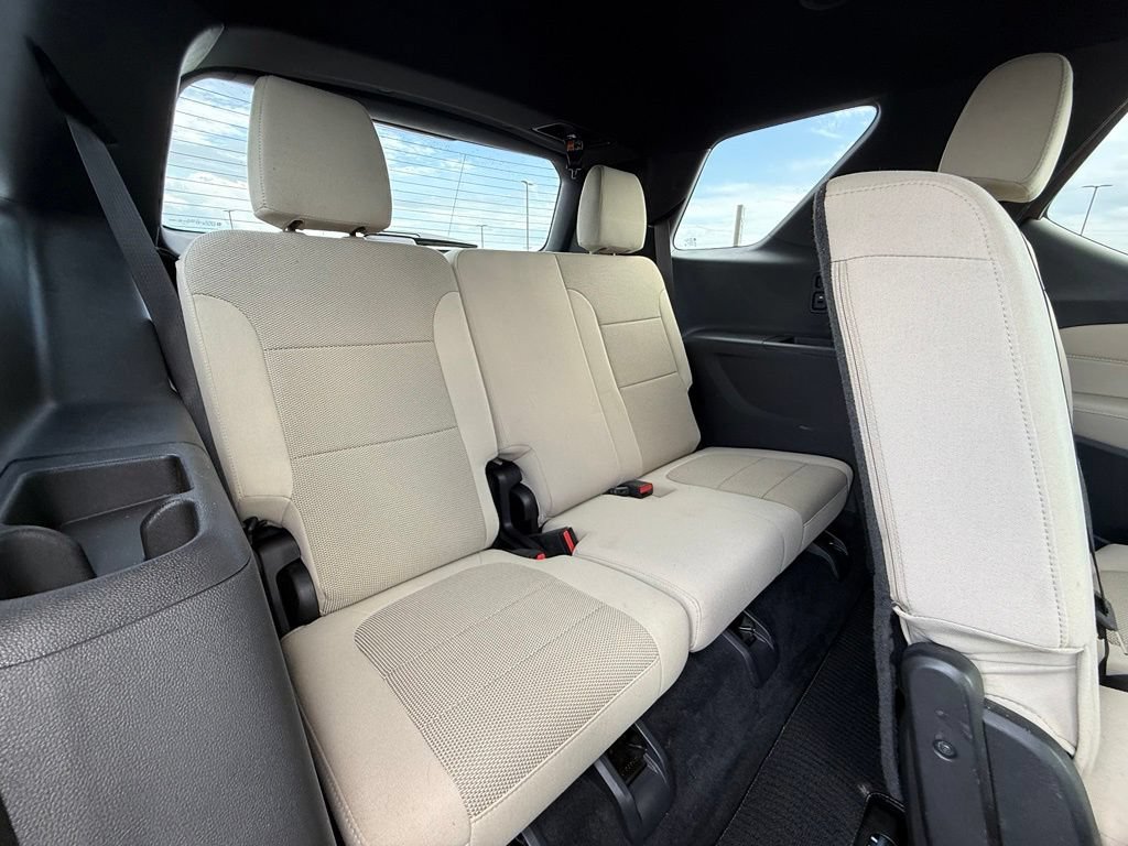 Used 2022 Chevrolet Traverse LS AWD/4WD image 28