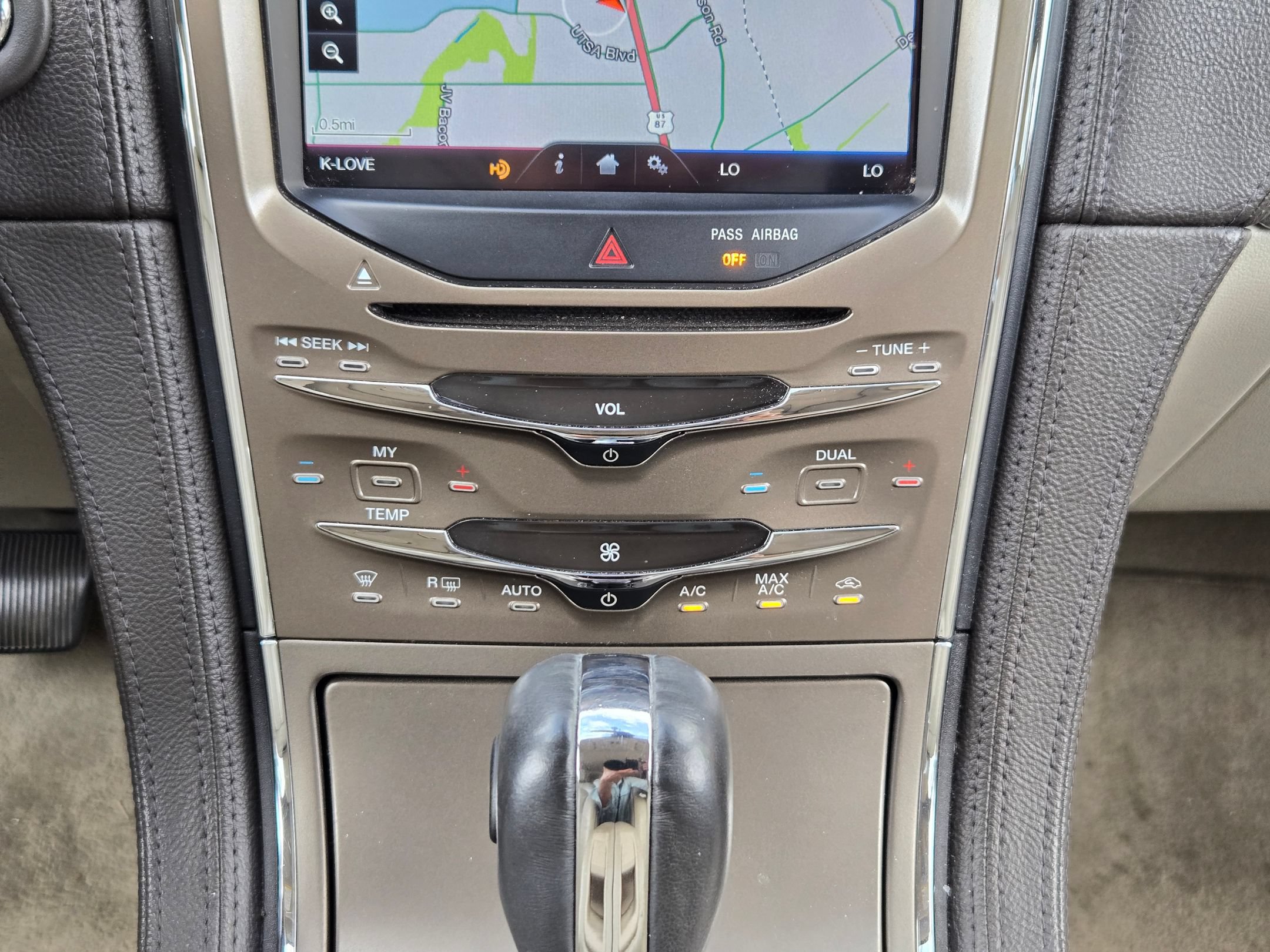 Used 2012 Lincoln MKX FWD image 18
