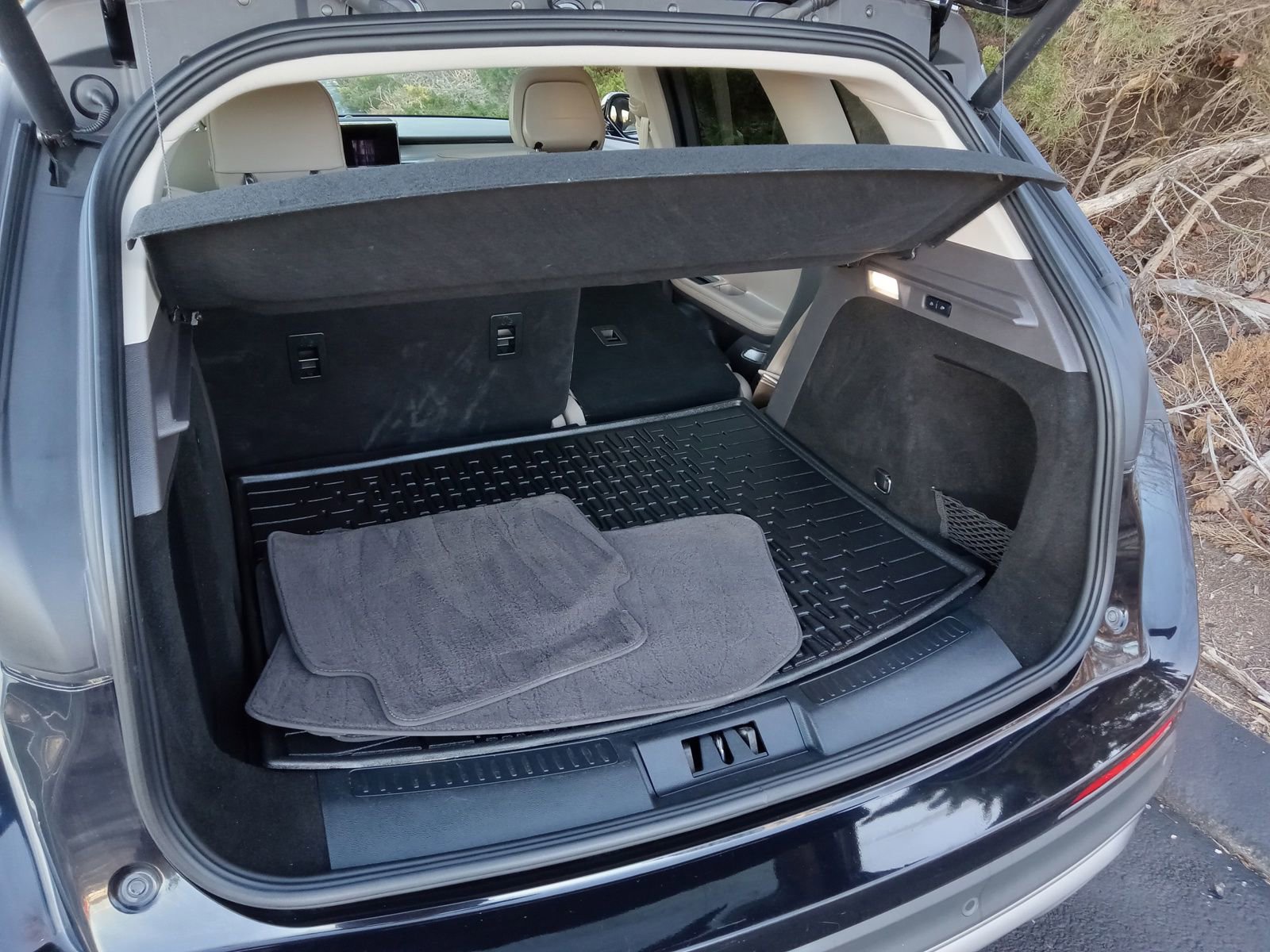 Used 2020 Lincoln Corsair Standard w/ Premium Package image 25