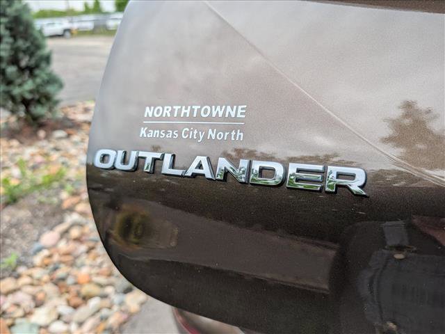 Used 2022 Mitsubishi Outlander SEL AWD/4WD image 23