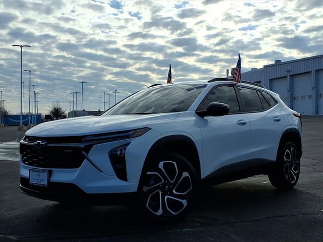 Used 2025 Chevrolet Trax RS w/ Driver Confidence Package image 3