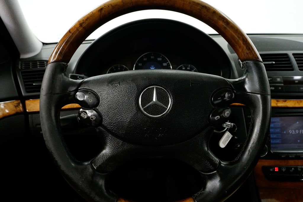 Used 2008 Mercedes-Benz E 350 4MATIC Sedan image 13