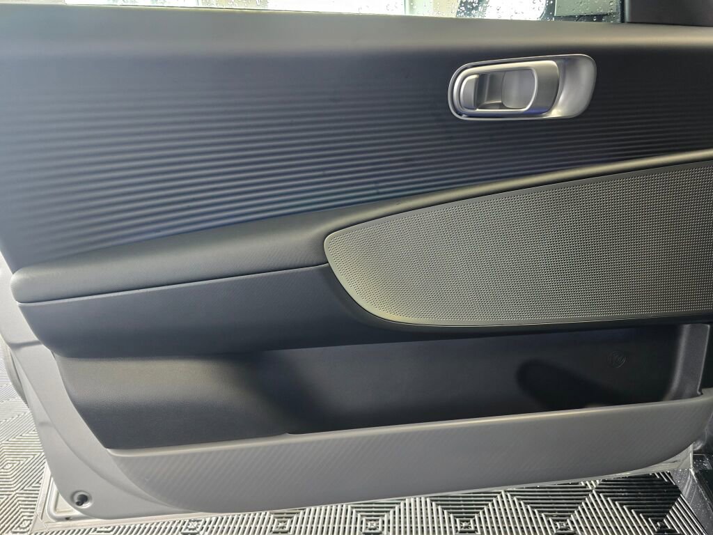 New 2025 Hyundai Ioniq 6 SEL image 28