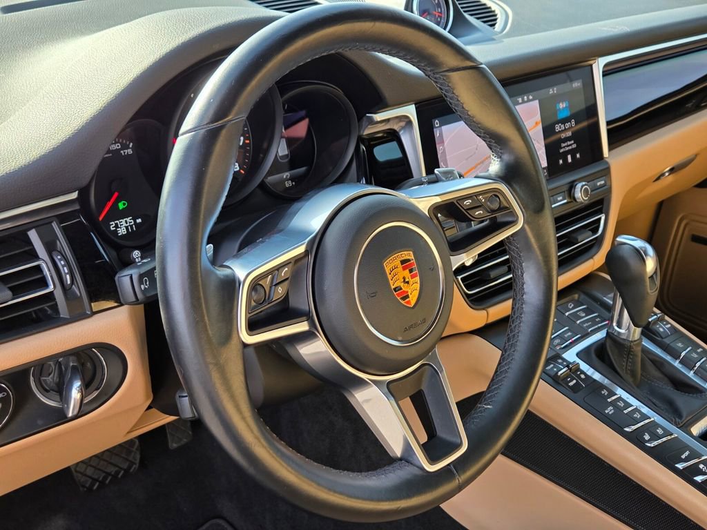 Used 2020 Porsche Macan w/ Premium Package Plus AWD/4WD image 27