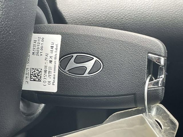 Certified 2024 Hyundai Elantra SE FWD image 22