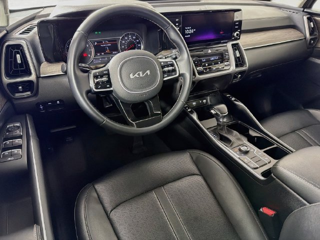 Used 2023 Kia Sorento S AWD/4WD image 13