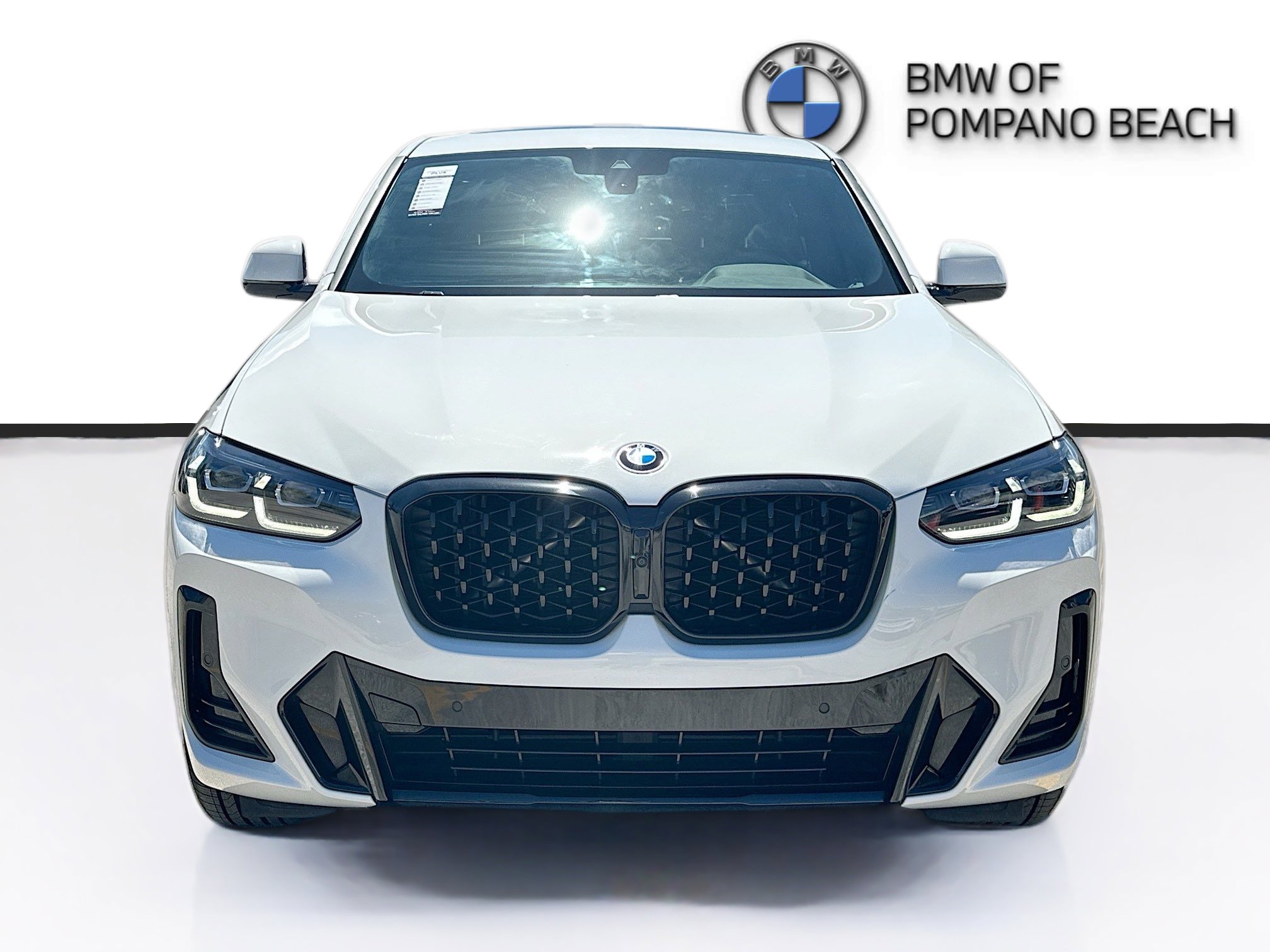 Used 2023 BMW X4 xDrive30i w/ M Sport Package image 2