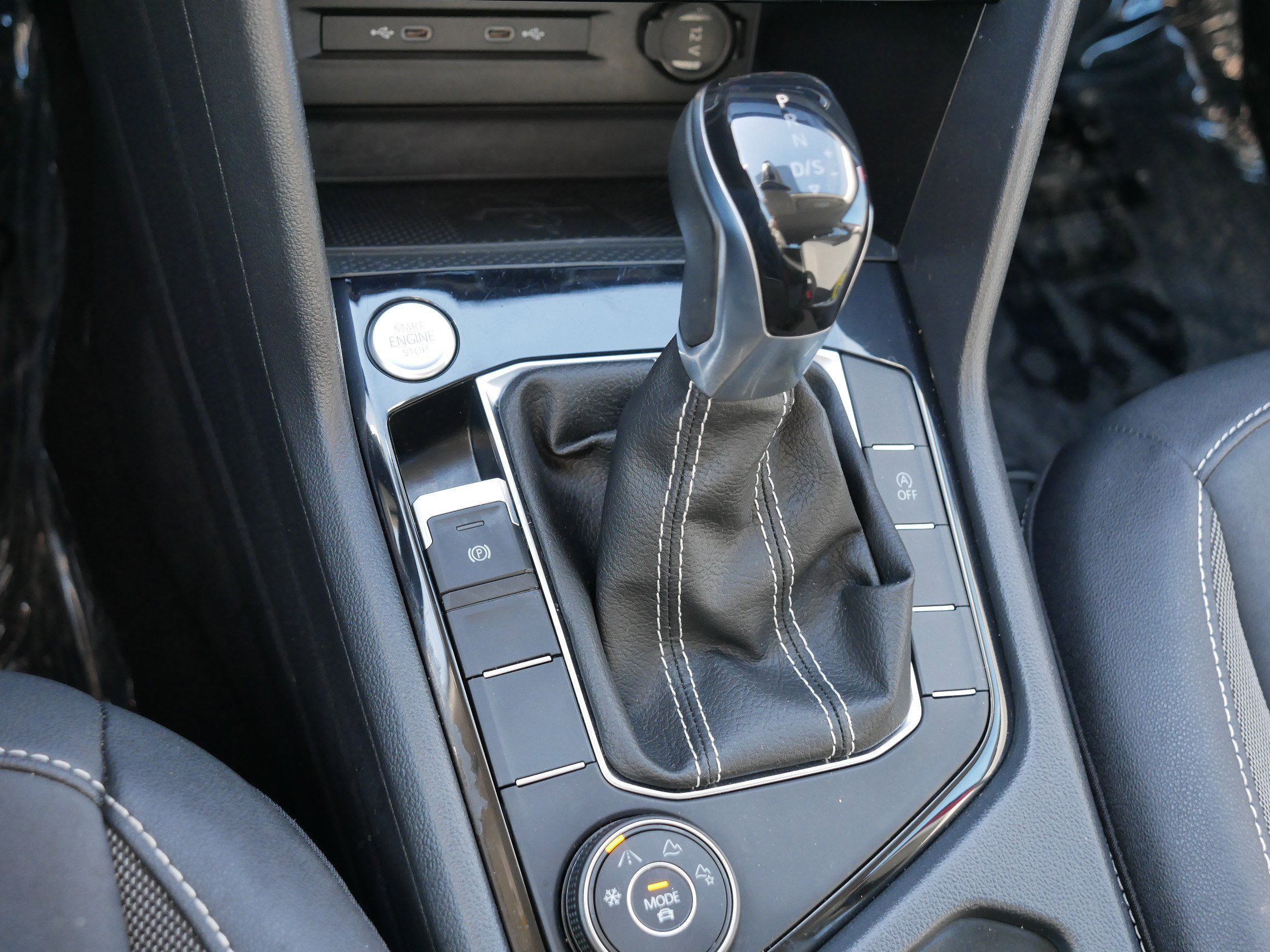 Used 2024 Volkswagen Taos SE image 24