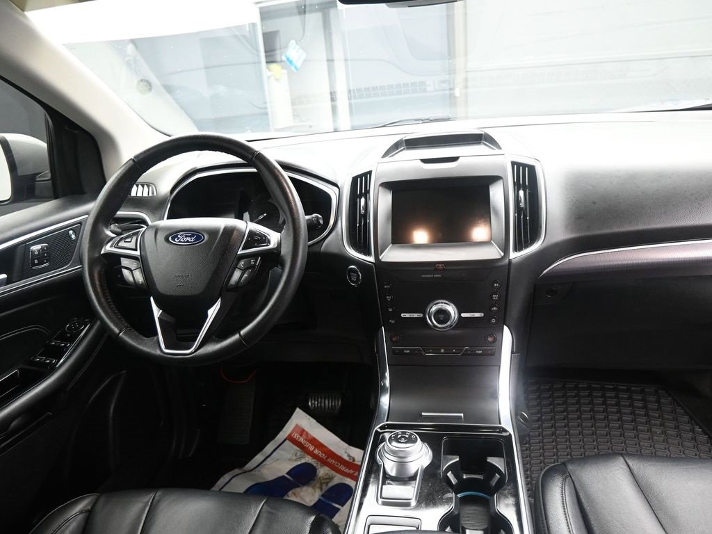 Used 2020 Ford Edge Titanium image 24
