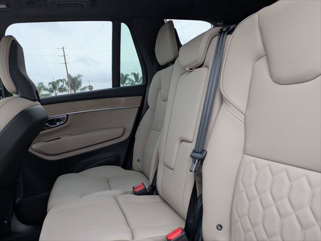 New 2026 Volvo XC90 T8 Plus w/ Protection Package Premier AWD/4WD image 12