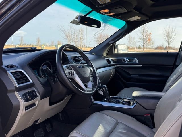 Used 2014 Ford Explorer XLT w/ Equipment Group 202A image 8