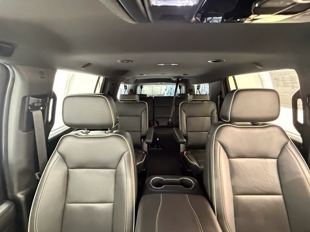 Used 2026 Chevrolet Suburban Premier AWD/4WD image 35