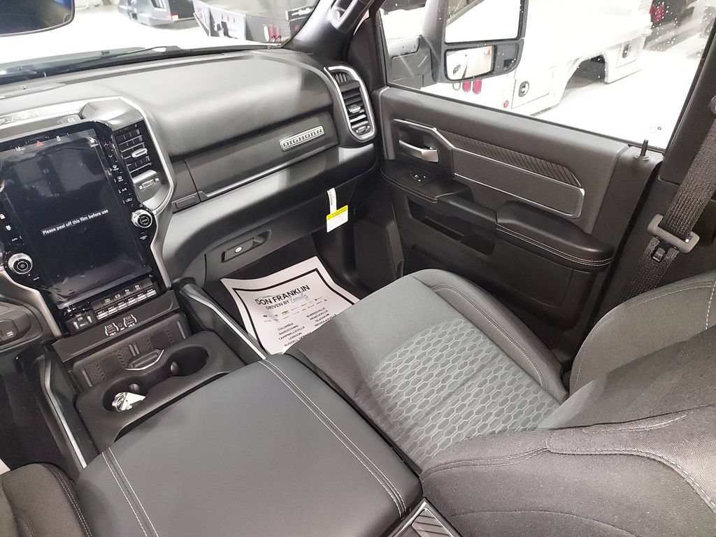 New 2026 RAM 2500 Big Horn AWD/4WD image 11