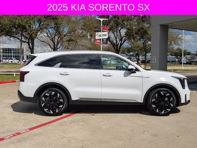 Used 2025 Kia Sorento SX image 2