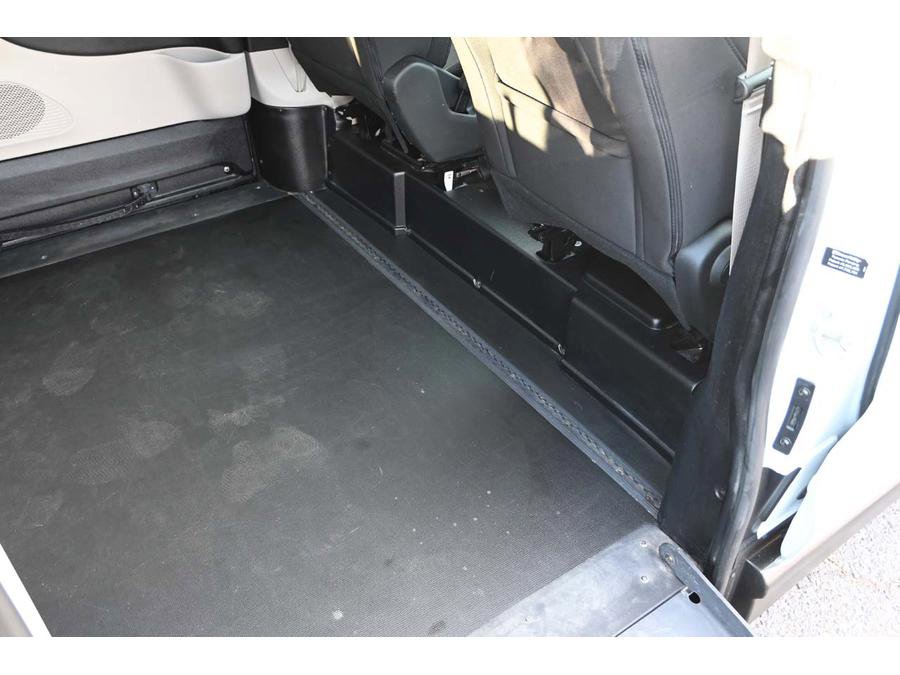 Used 2023 Chrysler Voyager LX image 19