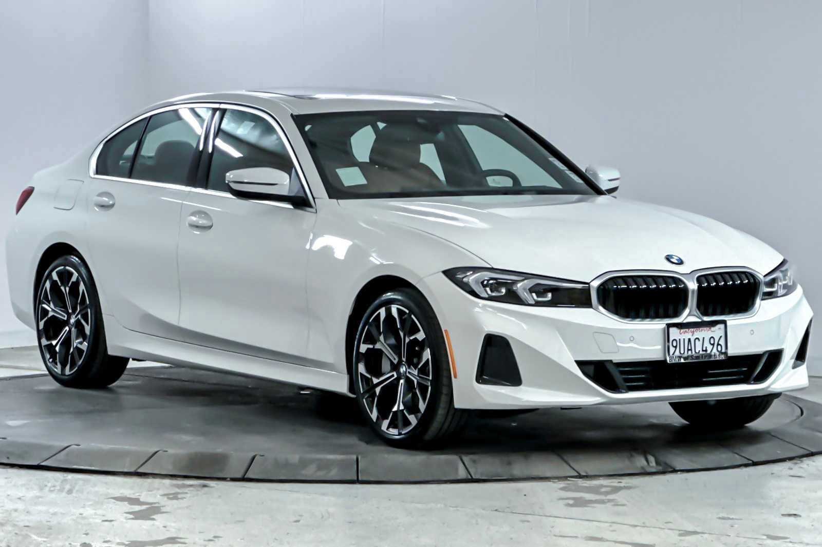 Used 2025 BMW 330i Sedan w/ Convenience Package image 9