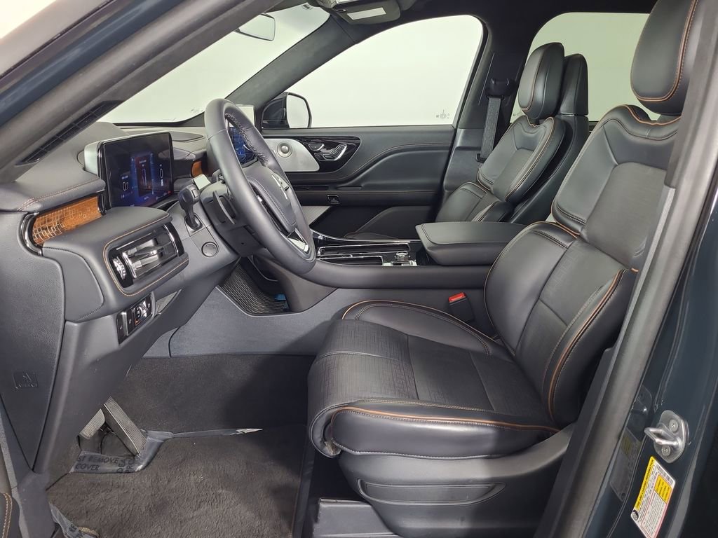 Used 2025 Lincoln Aviator Black Label image 19