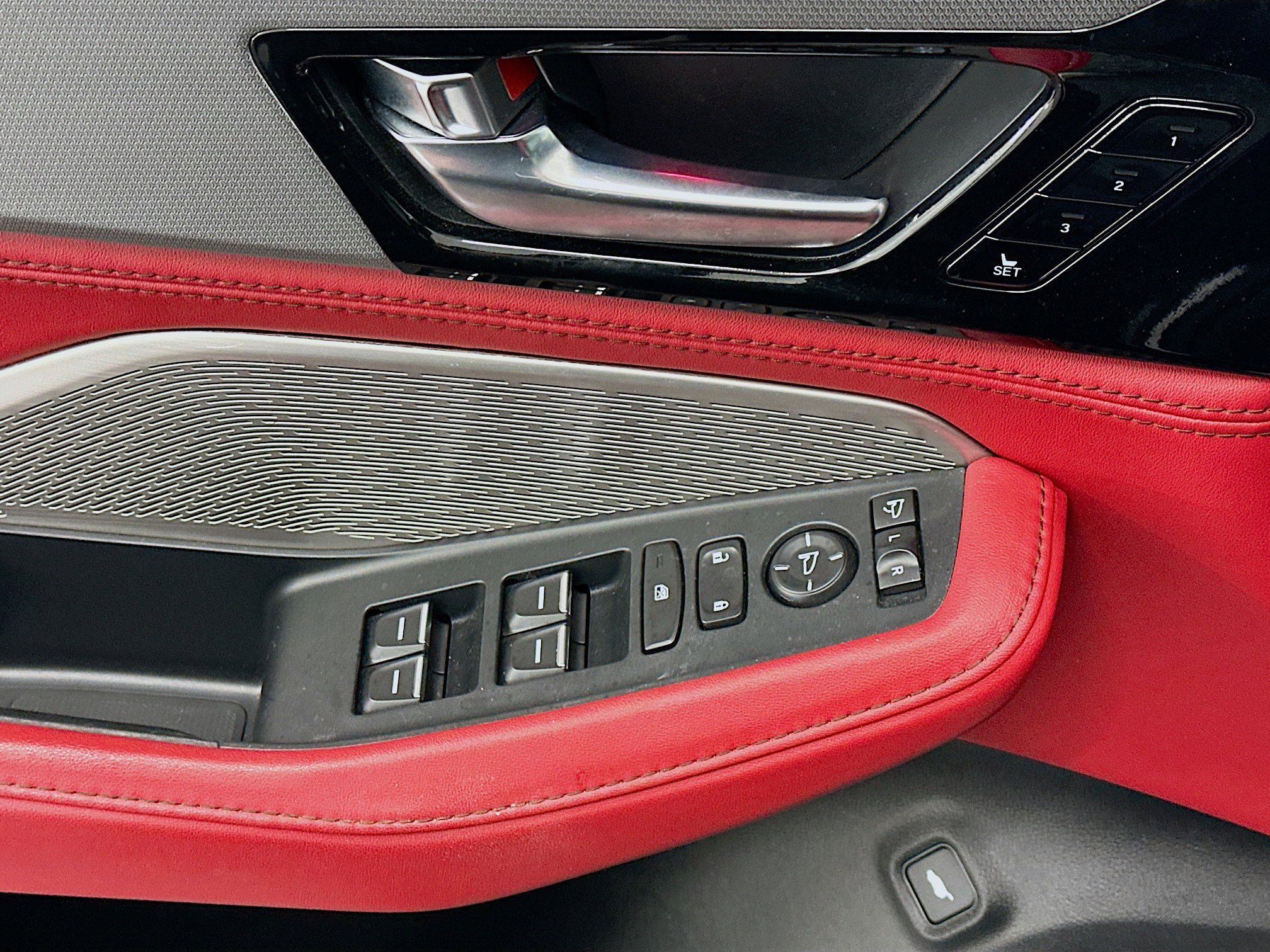 Used 2024 Acura MDX A-Spec image 15