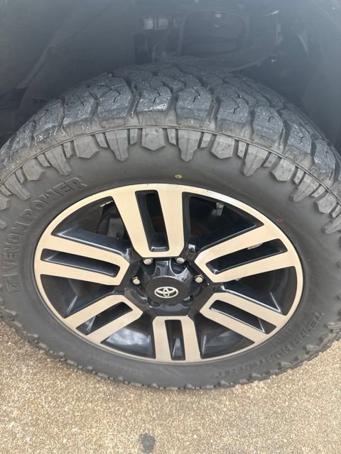 Used 2017 Toyota 4Runner Limited AWD/4WD image 16