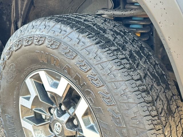 Used 2023 Toyota Tacoma TRD Off-Road w/ Advanced Technology Package image 13