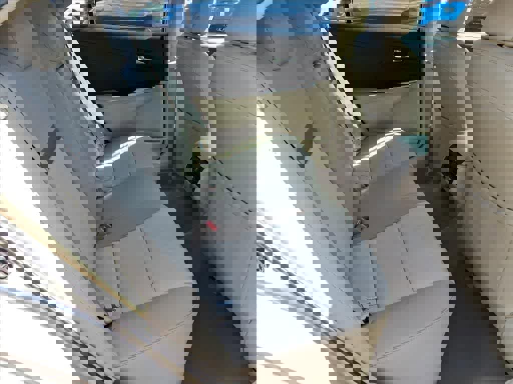 Used 2013 Toyota Camry XLE w/ Leather Pkg image 10