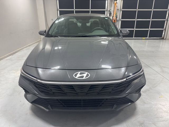 Used 2024 Hyundai Elantra SEL image 2