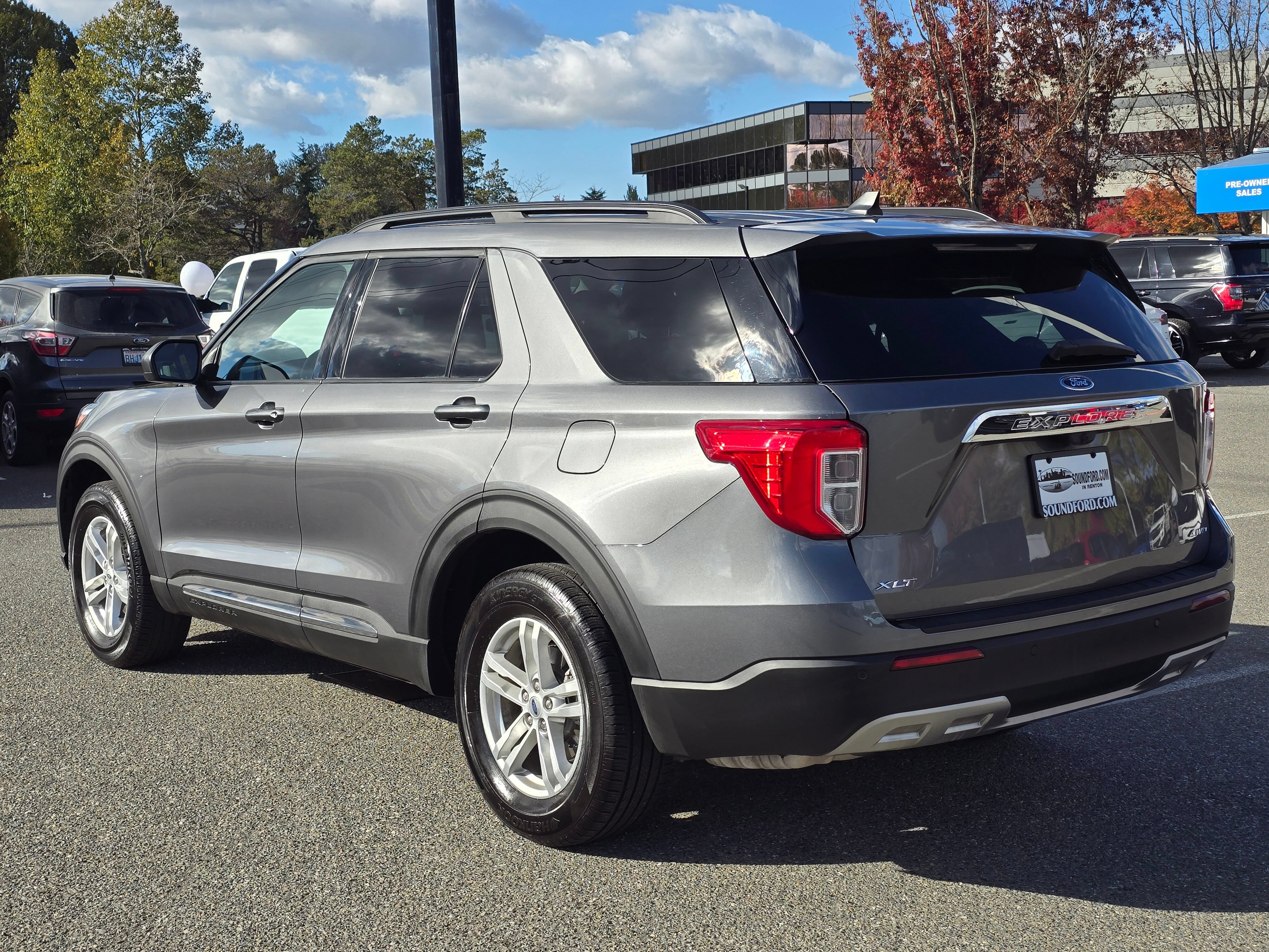Certified 2024 Ford Explorer XLT w/ Equipment Group 202A AWD/4WD image 3