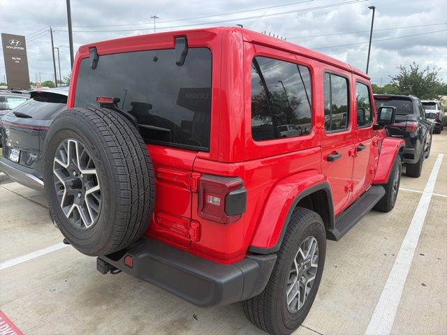 Used 2024 Jeep Wrangler Sahara AWD/4WD image 4