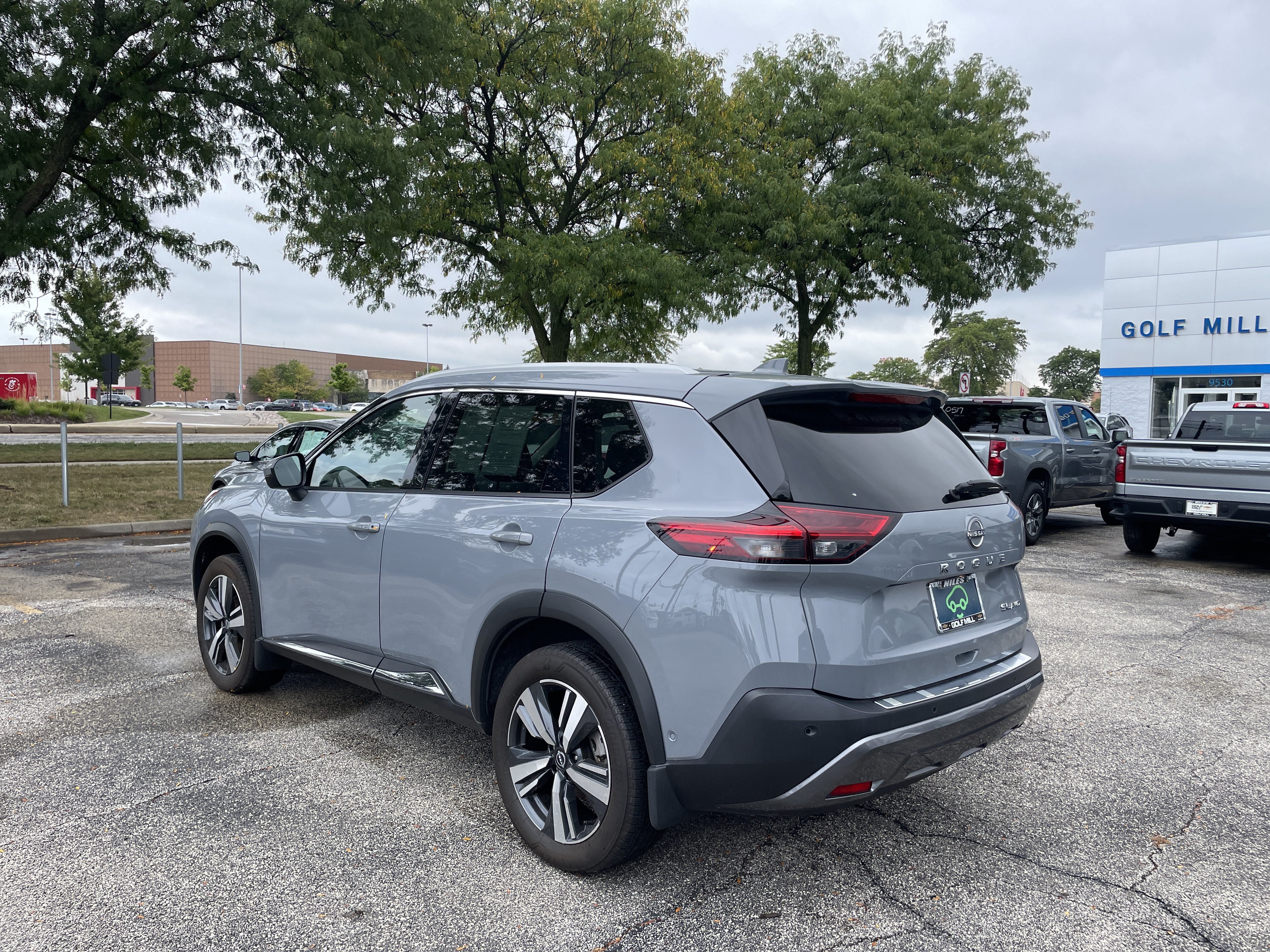 Used 2023 Nissan Rogue SL w/ SL Premium Package AWD/4WD image 4