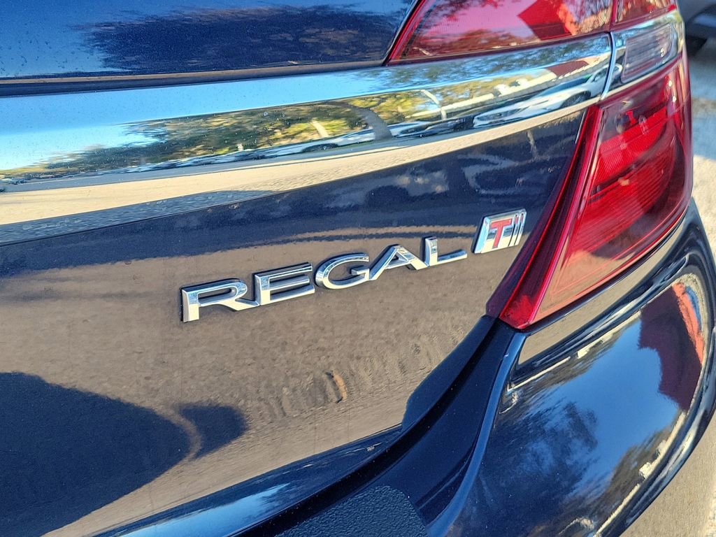Used 2016 Buick Regal image 7