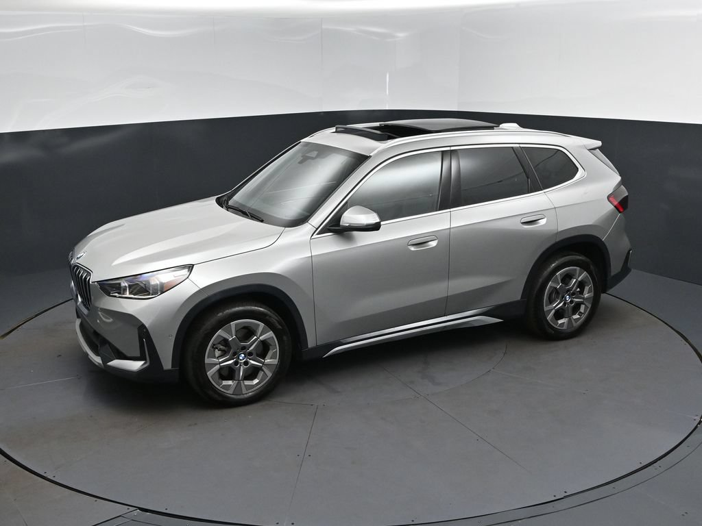 Certified 2025 BMW X1 xDrive28i AWD/4WD image 1