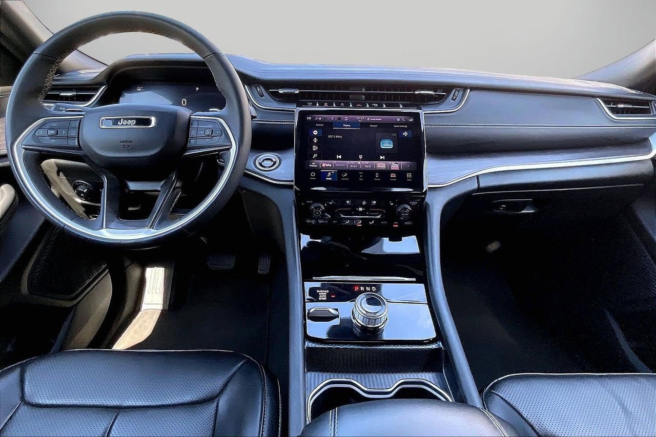 Used 2024 Jeep Grand Cherokee L Limited w/ Luxury Tech Group II image 16