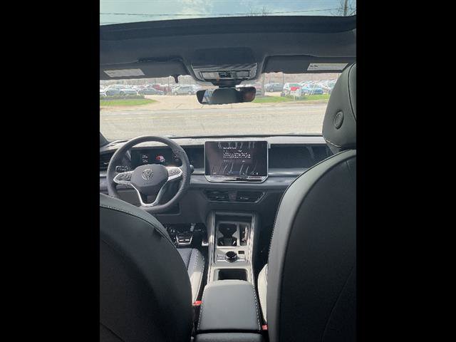 New 2026 Volkswagen Tiguan SE R-Line AWD/4WD image 10