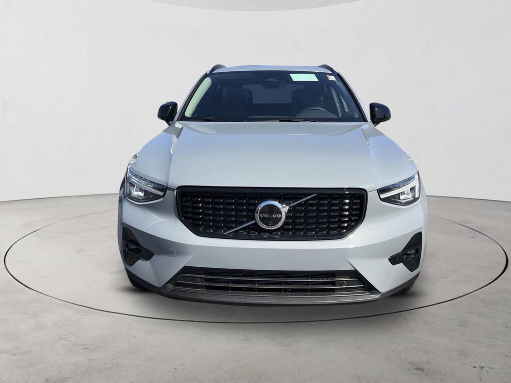 New 2026 Volvo XC40 B5 Plus w/ Climate Package AWD/4WD image 8