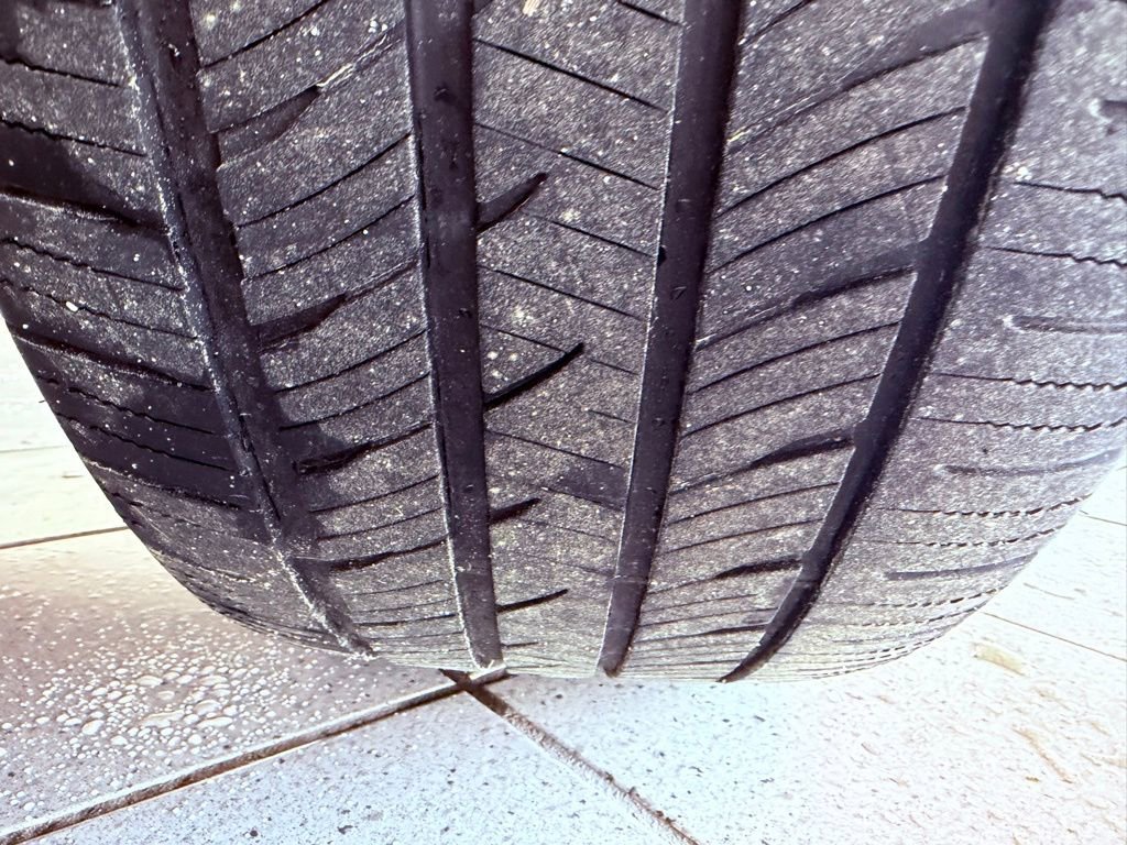 Used 2024 Jeep Grand Cherokee Limited w/ Black Appearance Package image 19