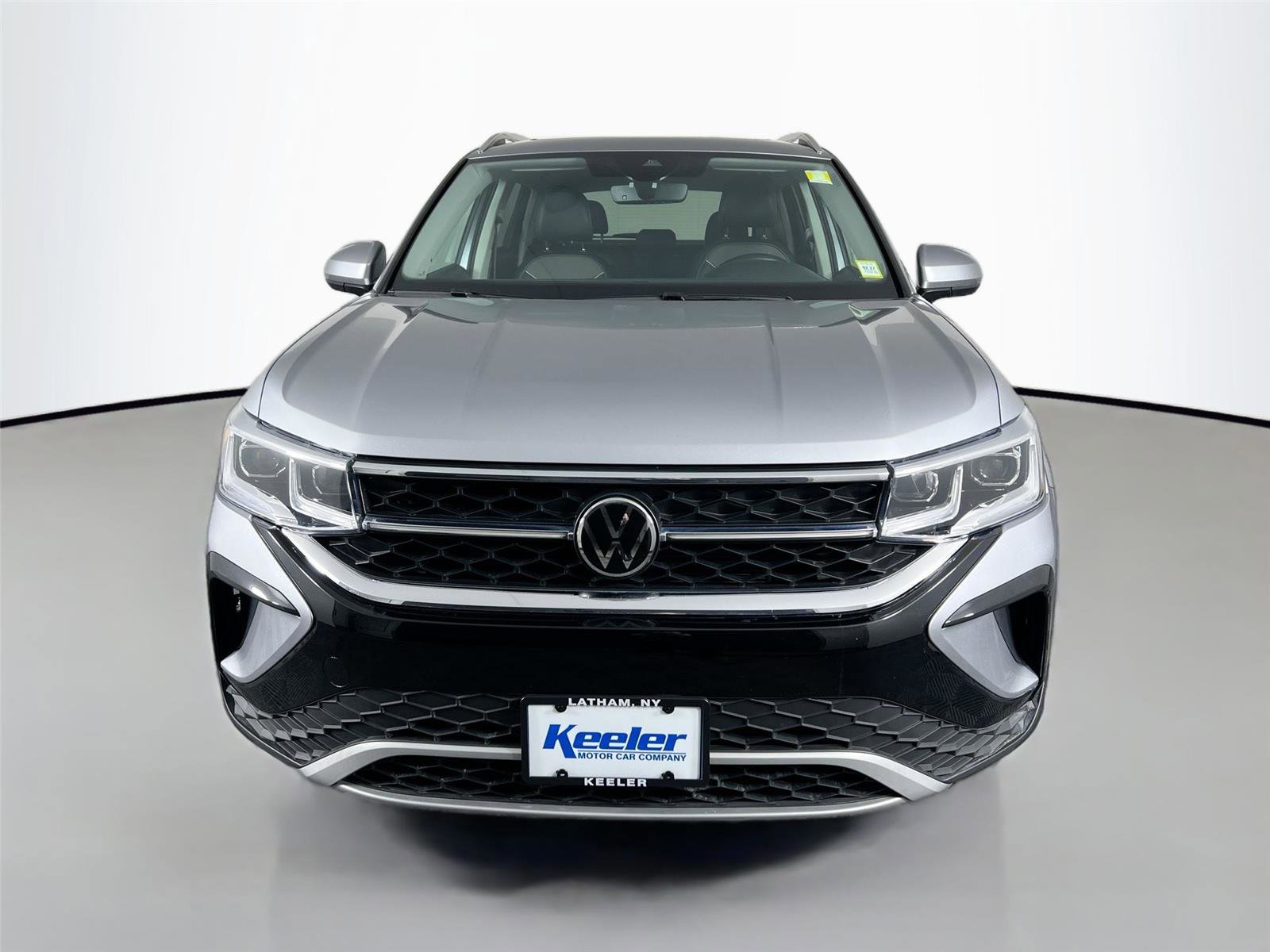 Used 2024 Volkswagen Taos SEL image 9