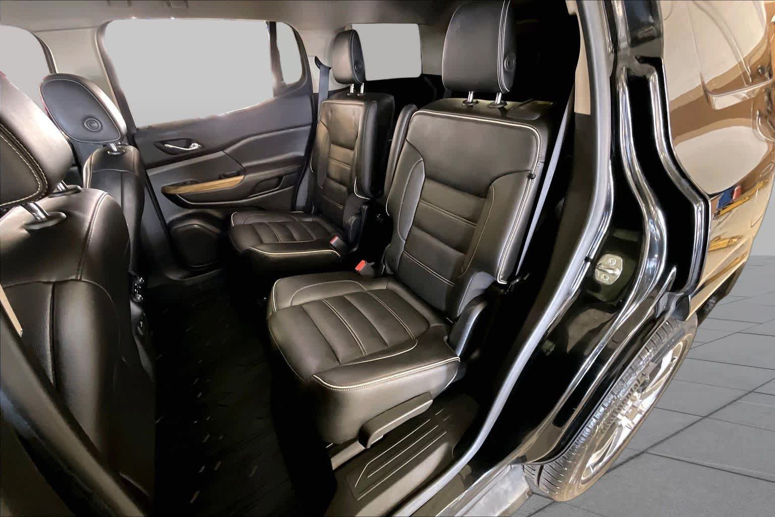 Used 2019 GMC Acadia Denali FWD image 18
