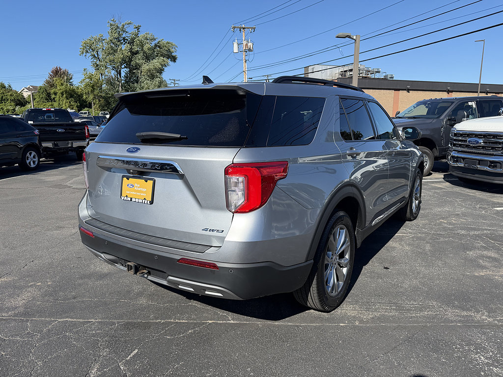 Used 2023 Ford Explorer XLT w/ Equipment Group 202A AWD/4WD image 6