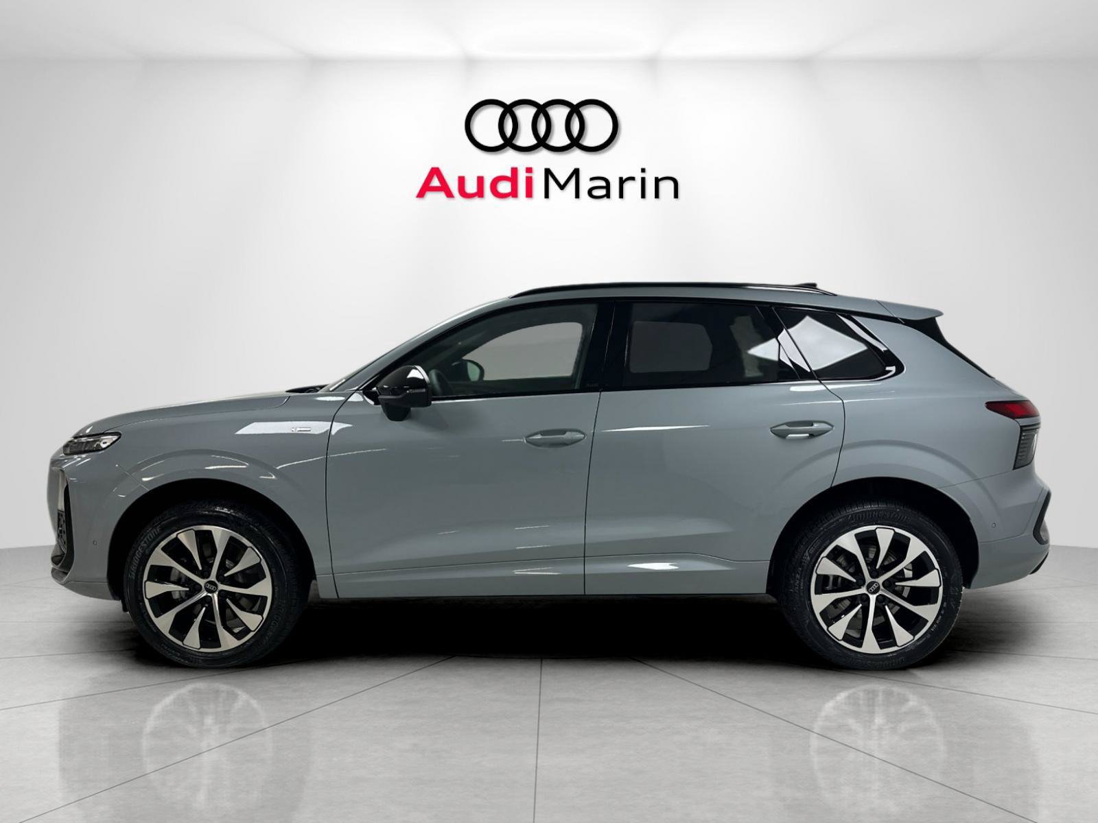 New 2026 Audi Q3 quattro 2.0T AWD/4WD image 2