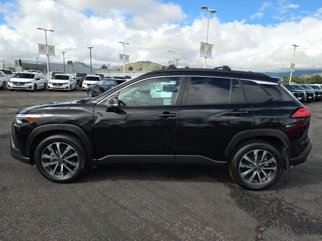 Used 2022 Toyota Corolla Cross XLE w/ Convenience Package image 2