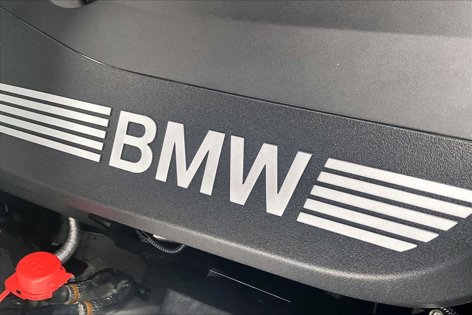 Certified 2025 BMW X5 xDrive40i w/ M Sport Package AWD/4WD image 34